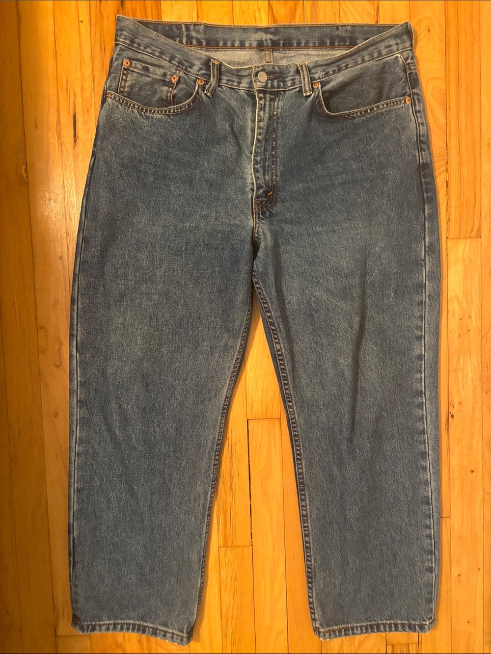 Levi's 550 Medium Blue Relaxed Straight Jeans